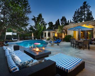 Bh (Trousdale) Estate 4bd/5ba, Pool, Spa, Tennis/ Basketball Court, Gym & More - Los Ángeles - Piscina