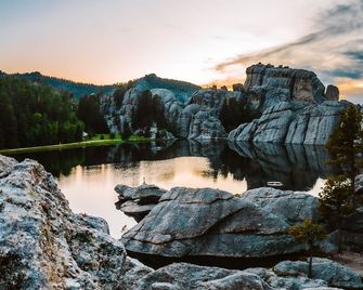 Rock Crest Lodge & Cabins - Custer