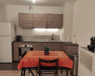 Cosy Stay - Saint-Germain-en-Laye - Kitchen