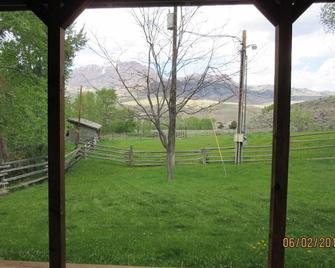 Cozy Cabin in Wapiti Valley - Wapiti
