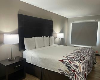 Red Roof Inn Helen, GA - Downtown - Helen - Slaapkamer