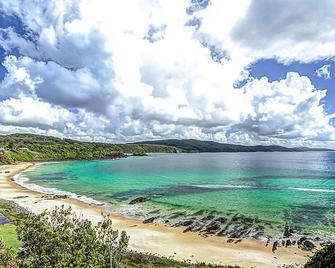 The Shack - Smiths Lake - Beach