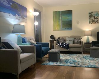 Relaxing - Two Bedroom Suite in Red Deer - Red Deer - Huiskamer