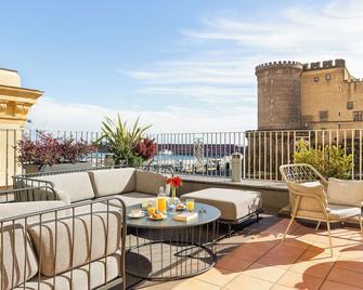 Mercure Napoli Centro Angioino - נאפולי - מרפסת