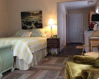 Cozy Getaway Cottage within walking distance to Ky Lake - Gilbertsville - Спальня