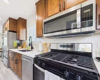 Efficiency Flat - McKinleyville - Cocina
