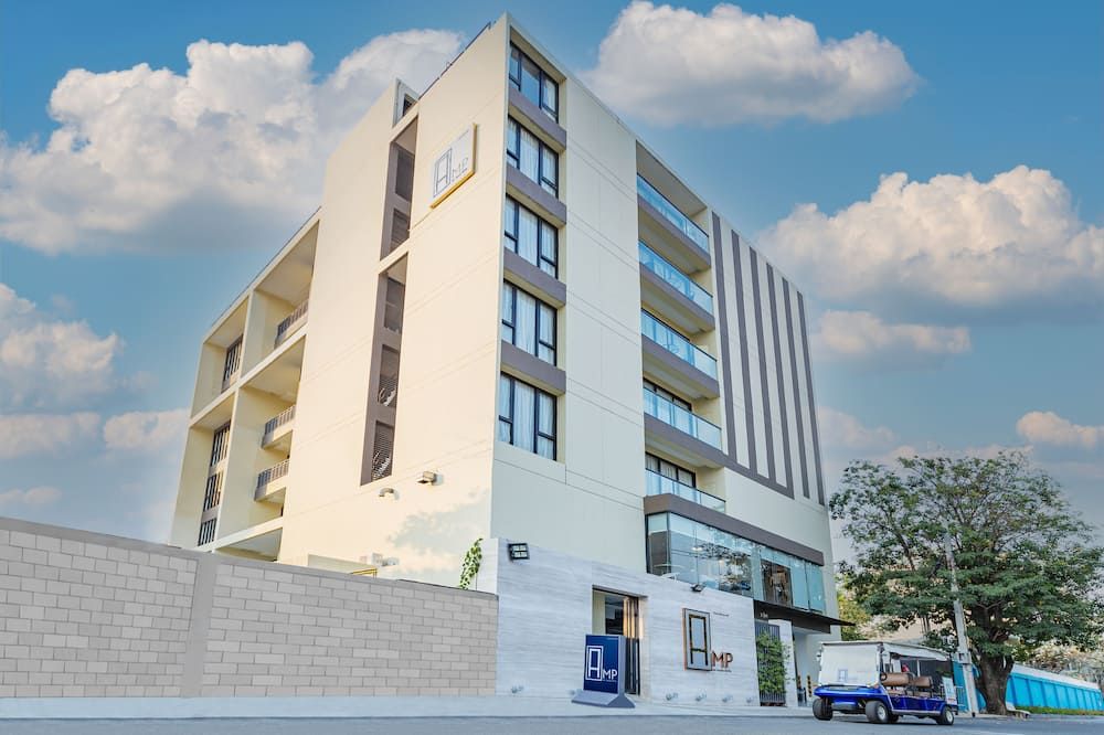 Amp Am House Bangkok Hotel