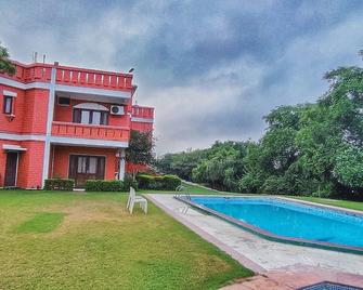 Hills Nature Resort - Gurugram - Havuz