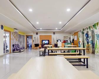 OYO Life 93383 Wisma Kencana Puteri - Depok - Lobby