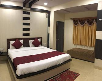 Hotel Satpura Safari - Pachmarhi - Bedroom