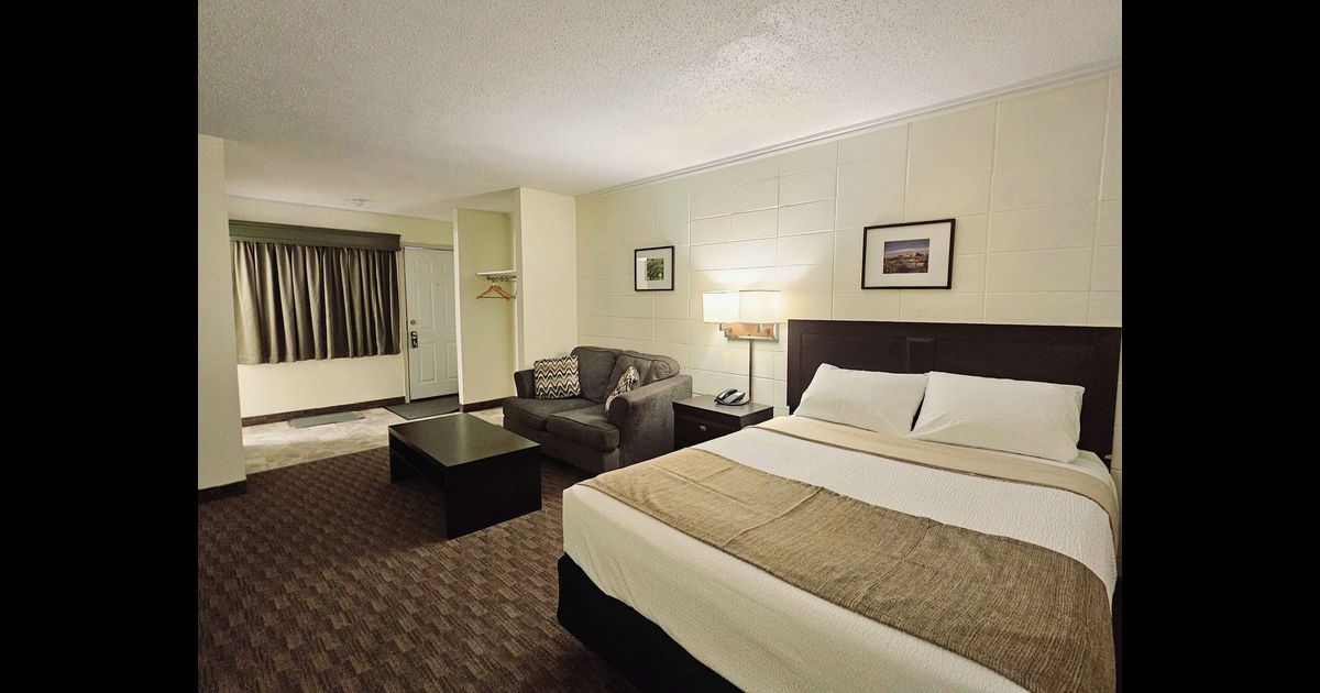 Canadian Motor Inn in Grande Prairie, Canada from $66: Deals, Reviews ...