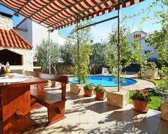 Three Apartment Complex With Pool - Tribunj - Pool