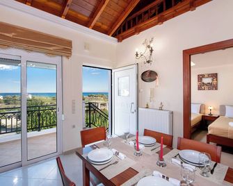 Socrates Holidays Apt. 2 with Pool near the Beach - Kamisiana - Dining room