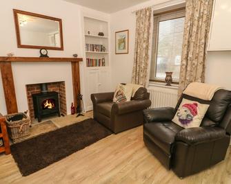3 Guys Cottages - Skipton - Living room