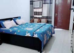 Fabulous Large Row House in best location - Chandigarh - Bedroom