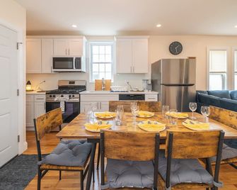 30-3 - 3BR Boston - Cozy Apt near Franklin Park Zoo - Boston - Phòng ăn