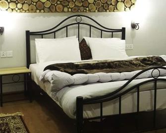Alpine Hotel Nathiagali - Nathia Gali - Bedroom