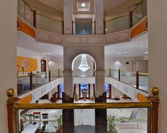 Lemon Tree Hotel Bhopal - Bhopal