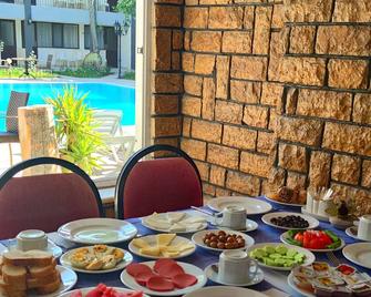 Artemis Yörük Hotel - Pamukkale Denizli - Hierápolis