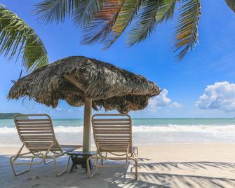 Salsa Resort Langkawi - Pantai Cenang - Beach