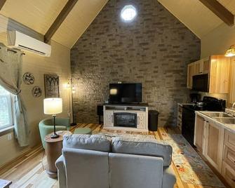 The Goose Pond Cottage - a peaceful retreat - Lyons - Sala de estar