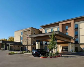 Comfortable Sherwood Room with Indoor Pool and Free Hot Breakfast - Sherwood - Building