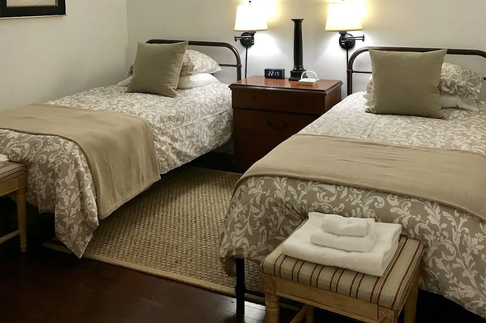Charming 2 Bedroom, 1 Bath Rose Tree Apt. Close To Slu Canton, Ny - Canton - Slaapkamer