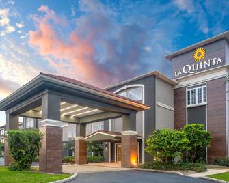 La Quinta Inn & Suites by Wyndham Sebring - Sebring - Budynek
