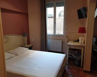 Hotel Bonaparte - Toulon - Bedroom