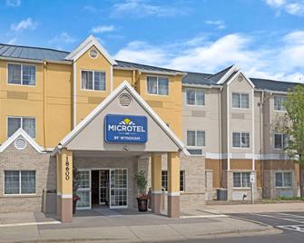 Microtel Inn & Suites by Wyndham Denver - Denver - Building