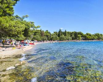 Apartments Mara - Vodice - Plage