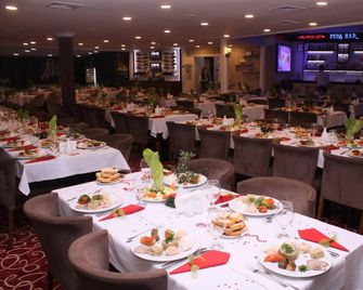 Perama Hotel - Bandirma - Sala de banquetes