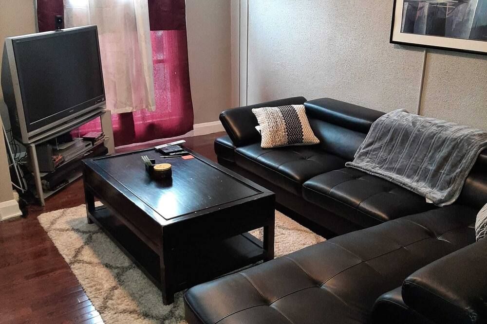 North Kenwood where it's quiet - بالتيمور - غرفة معيشة