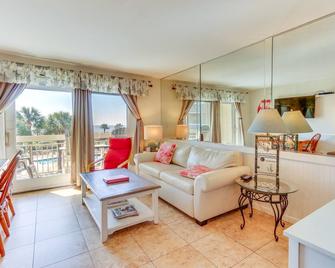 Ocean-View Balcony Beachfront Hilton Head Condo - Hilton Head Island - Living room