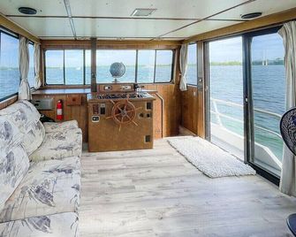 Happys Houseboat Key West - كي وست - غرفة نوم