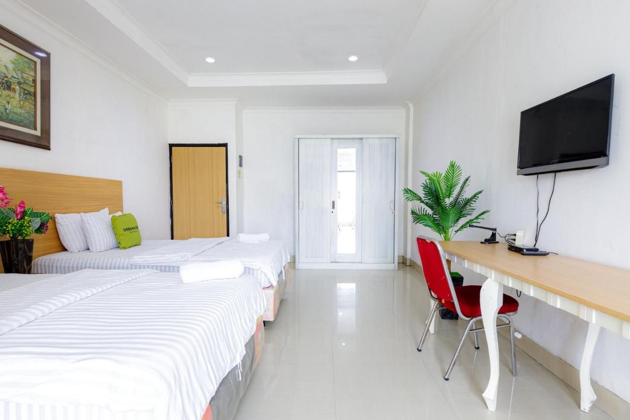Urbanview Srb Near Mall Ciputra Cibubur thumbnail 3