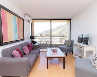 Excellent 4 people near downtown and Metro, fully equipped, bright and comfortable. - Santiago - Ruang tamu