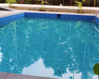Vajra Periyar Heritage - Alwaye - Pool
