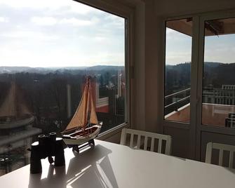 Seeblick Apartment neben der Schwimmhalle, Tierfreundlich - Plon - Балкон