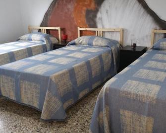 Del Pino Hostel - Teror - Bedroom