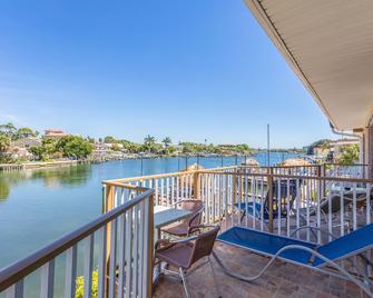 Bayview Plaza Waterfront Resort - Saint Pete Beach - Balcony