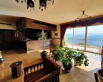 Charming Boutique Hotel in Broummana - Lebanon - Broummâna - Rezeption