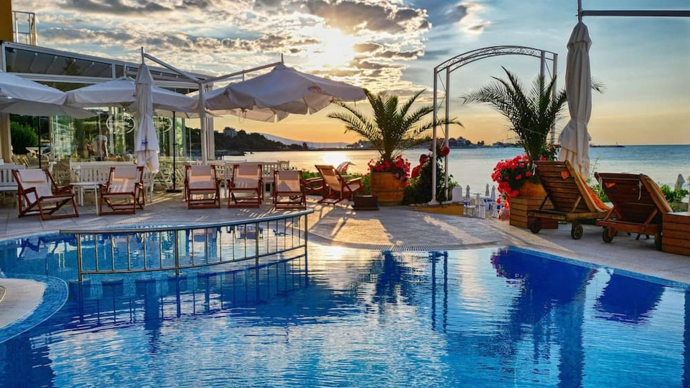 أفروديت بيتش هوتل