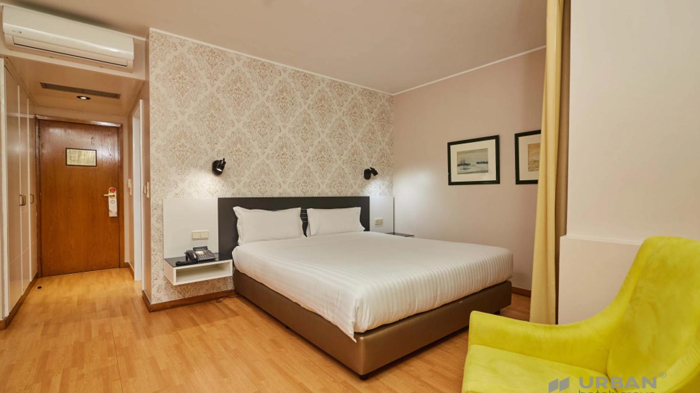 Urban Hotel Amadeos