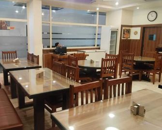 Kanta International near katra railway station - Katra - Restaurante