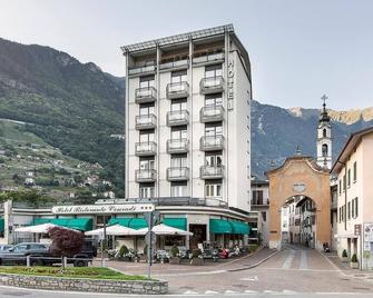 Hotel Conradi - Chiavenna - Gebouw