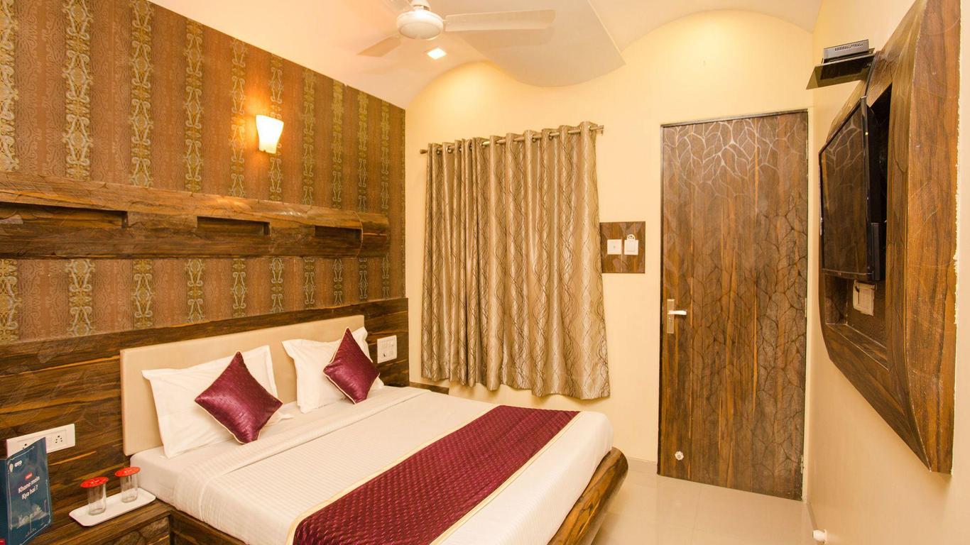 OYO 8759 Hotel Adore Palace