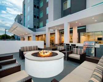 TownePlace Suites by Marriott Fort Worth University Area/Medical Center - Fort Worth - Patio