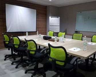 Legreen Suite Kuningan - Yakarta - Sala de reuniones