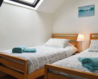 Barn Court Cottage - Tiverton - Bedroom